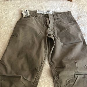 Mountain khaki camber pant classic fit